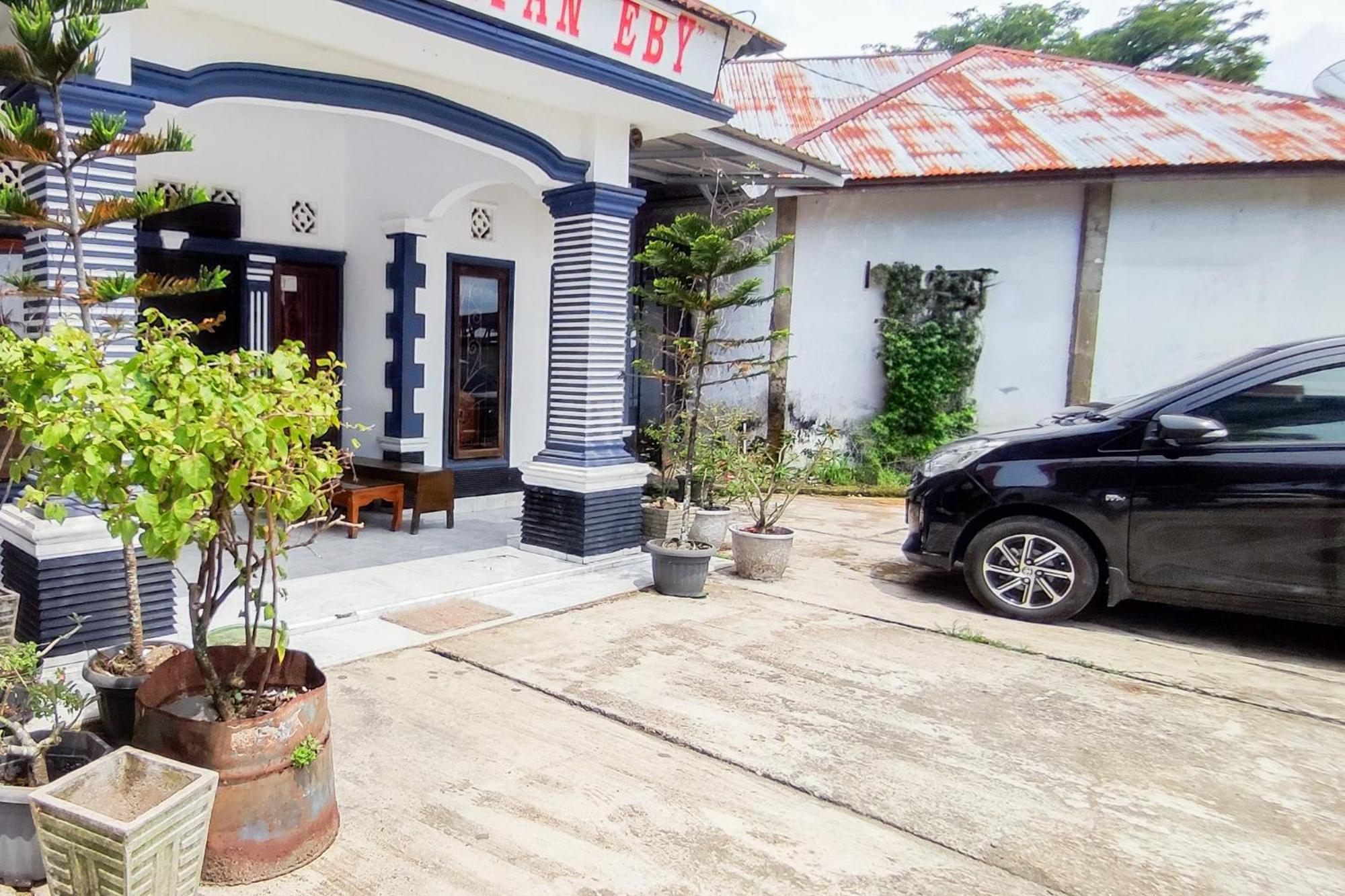 Reddoorz Syariah At Penginapan Eby Padang ภายนอก รูปภาพ