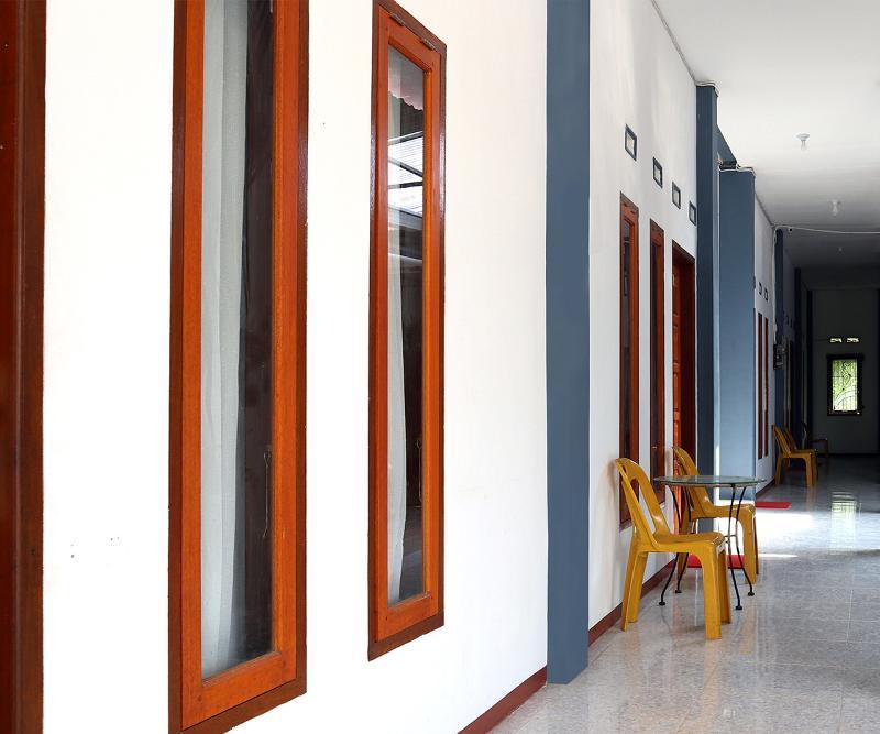 Reddoorz Syariah At Penginapan Eby Padang ภายนอก รูปภาพ