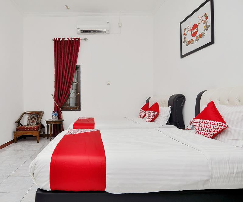 Reddoorz Syariah At Penginapan Eby Padang ภายนอก รูปภาพ